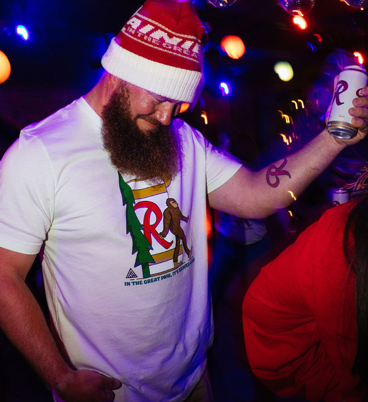 2022 04 28 PNW RAINIER WEB TEE SNEAKSQUATCH LIFESTYLE 01 F57993e9 9865 4a7d 9c3f 5473d93cd625